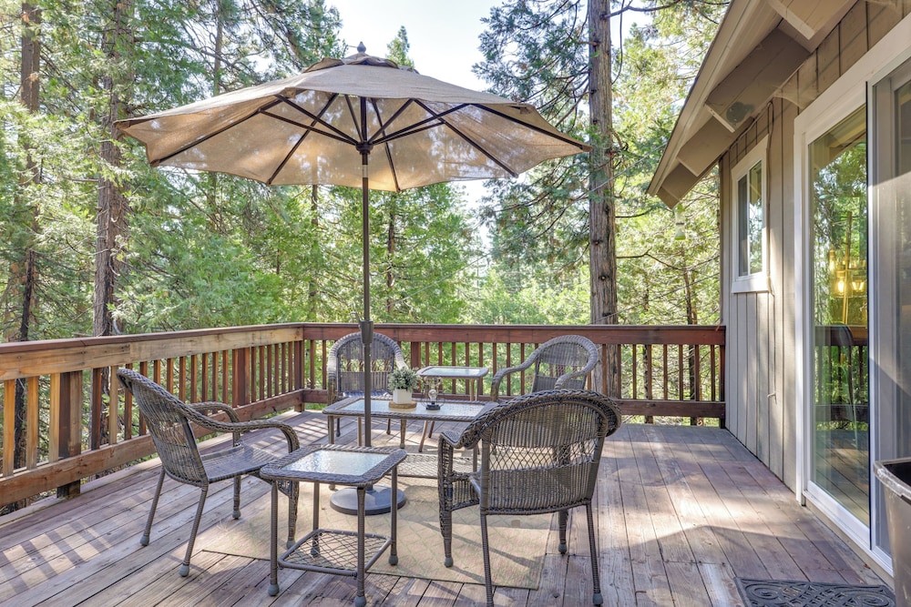 Forested Cold Springs Cabin W/ Wood-burning Stove! - Dodge Ridge, CA