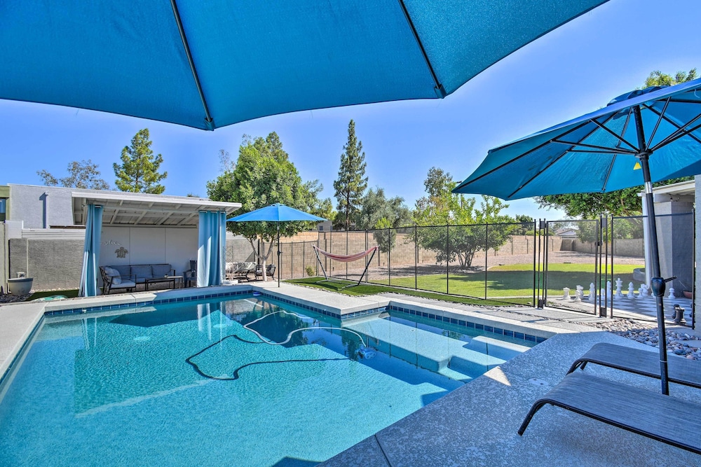 Beautiful Mesa Escape W/ Yard + Private Pool! - Tempe, AZ
