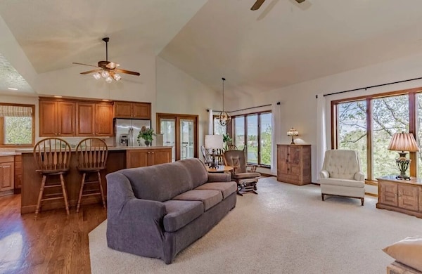 Executive Level Home\nel Paso Golf Course\nclose To The Twin Cities - Nebraska Township