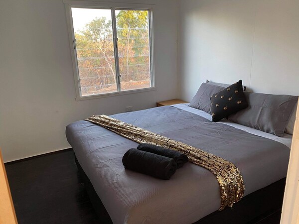 Private Cabins - Stay Close To The River Of Gold At Palmerville - Laura