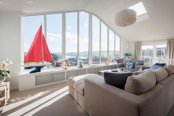 Treetops -  A Beautiful & Modern Central Salcombe Home With Hot Tub - Salcombe