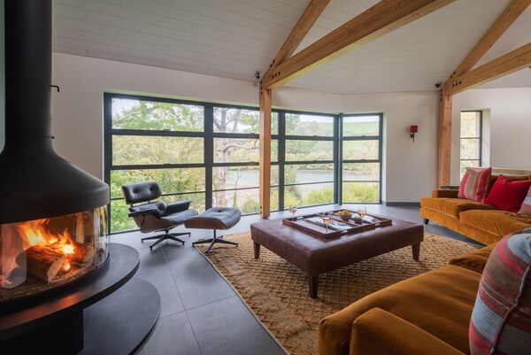 Goodshelter Bay -  A Large Modern Waterfront House With Private Slipway - Kingsbridge