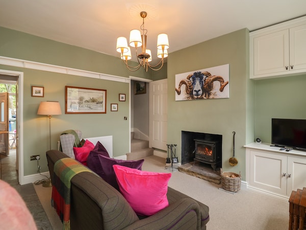 No. 4 Embsay, Pet Friendly, Character Holiday Cottage In Embsay - Burnsall