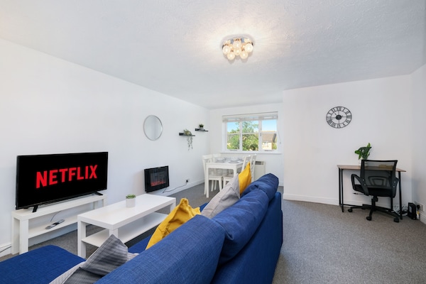 2 Bed Luxury Apartment - Enfield Town