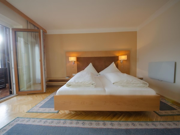 Doppelzimmer, Dusche/wc Z. T. Getrennt Im Zimmer - Hotel Ossiacher See**** - Ossiacher See