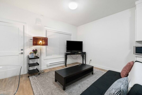 2bd Lovely Suite In Surrey - White Rock
