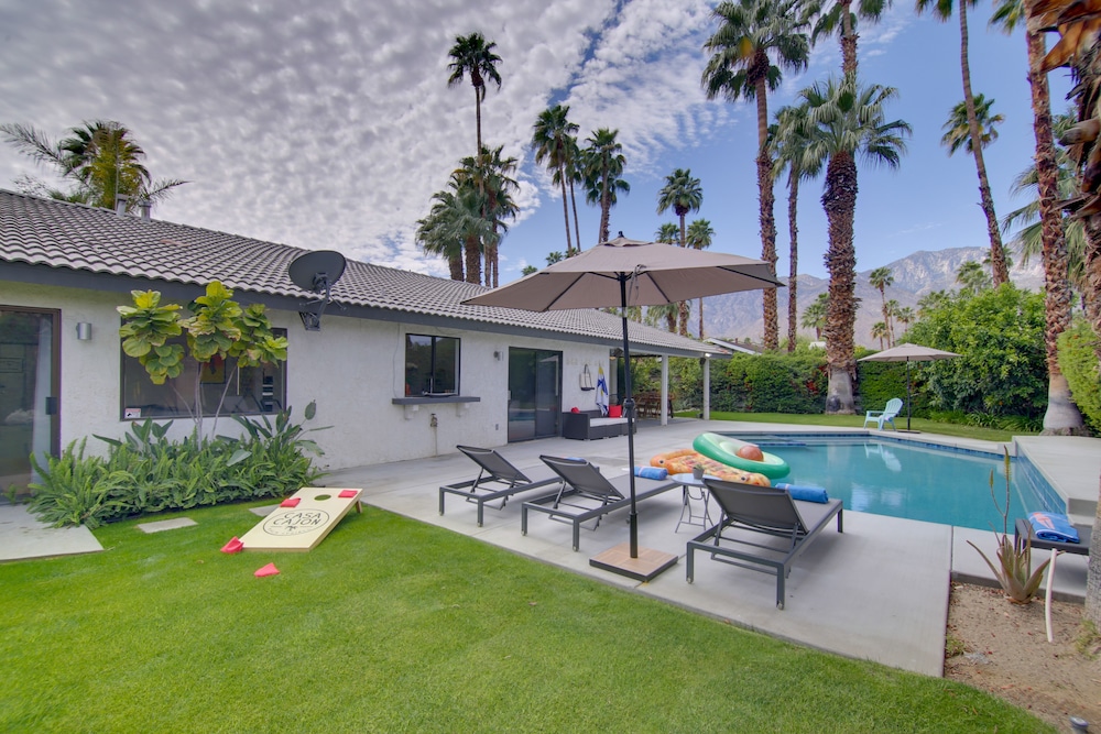 Modern Oasis ~ 3 Miles To Downtown Palm Springs! - Palm Springs, CA