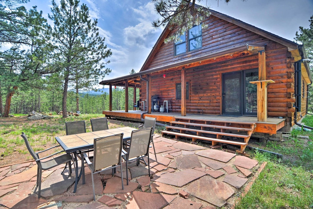 The Pinecone Palace W/ Hiking Trail Access! - Allenspark, CO
