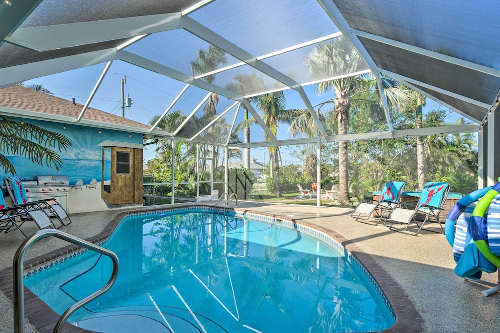 Spacious Cape Coral Home W/ Pool: On Golf Course! - Fort Myers