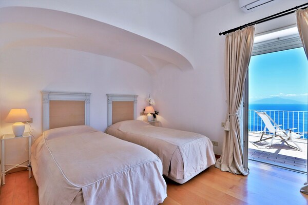 Beautiful Villa In Capri With Breath-taking  Seaview Of Naples - Capri (island)