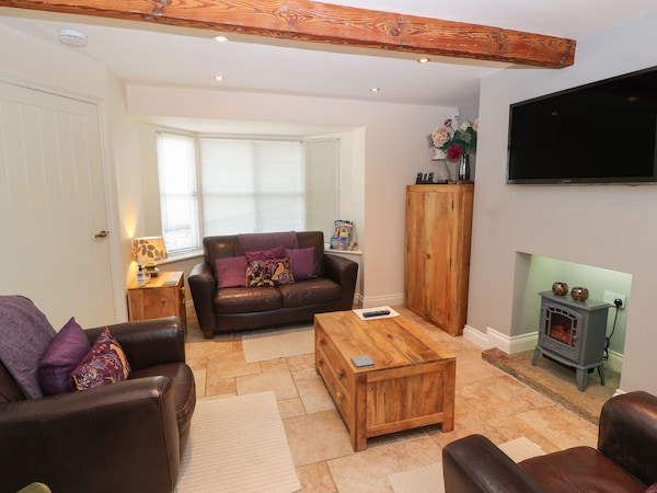 Chloe's Cottage, Pet Friendly, Character Holiday Cottage In Haworth - Haworth