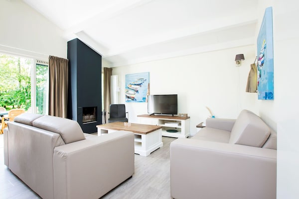 Restyled Holiday Home With Fireplace Near The Beach - The Hague