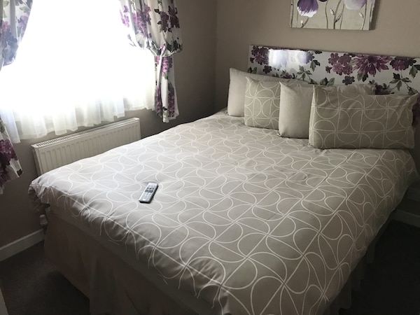 Self-catering 3 Bedroom Chalet - 5 Miles From Glasgow City Centre - Glasgow