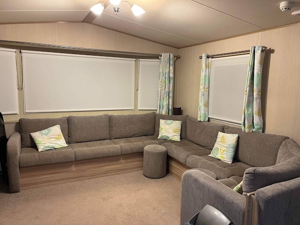 Pet Free 2 Bedroom Caravan With Decking - Heacham