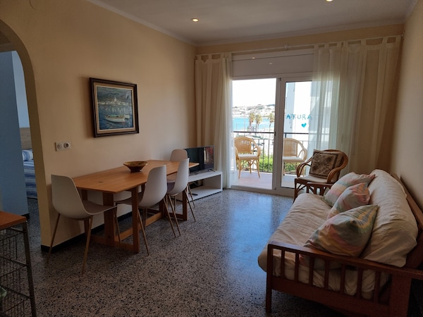 Apartment 'L' Escala Roses Blau Hrb12' With Sea View And Private Terrace - L'Escala