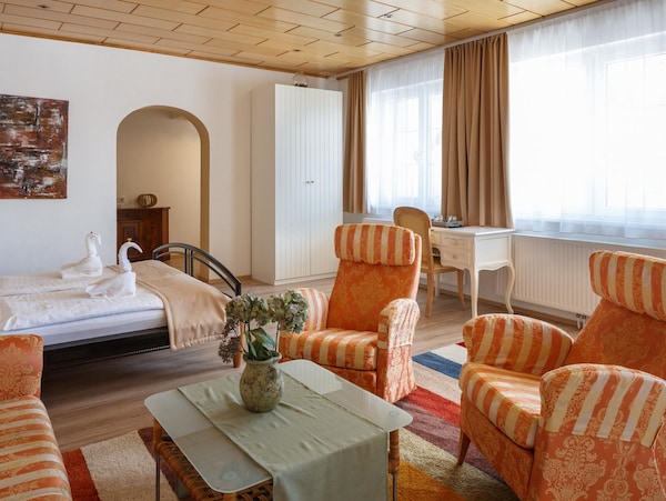 Familien-suite Mit Balkon,hofseite, 2 Schlafräume - Pension Laubenhof - Burgenland
