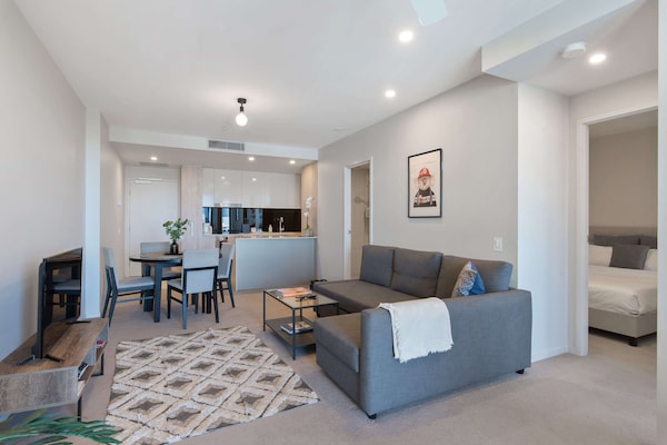 Two Bedroom Two Bathroom | First Class Residence On Queen St, Brisbane Cbd - Virginia