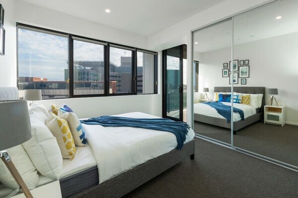 Central Unit W\/ Modern Design, Close To Everything - Pat Rafter Arena