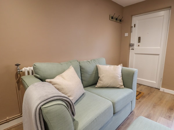 Star Cottage, Pet Friendly, Character Holiday Cottage In Eastbourne - Eastbourne