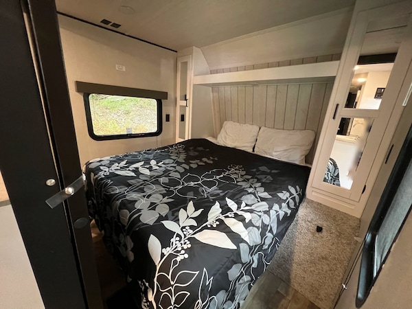 Modern Rv Camper #1 - Pet Friendly & Surrounded By Nature - Catskill, NY