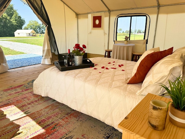 Romantic Cozy Tent Near Roaring River State Park - Missouri