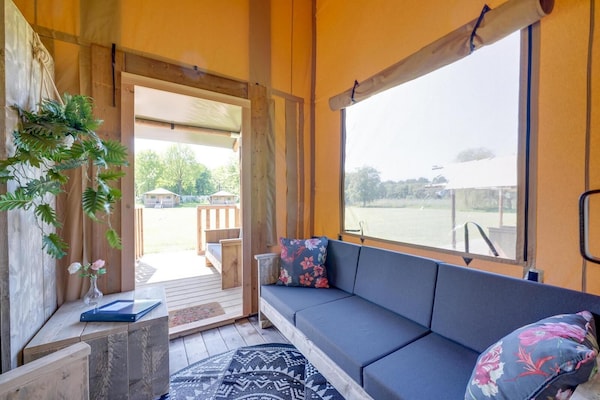 Combination Of The Most Luxurious Glamping Lodge With Adjacent Sleeping Tent For 8 People - Nijkerk