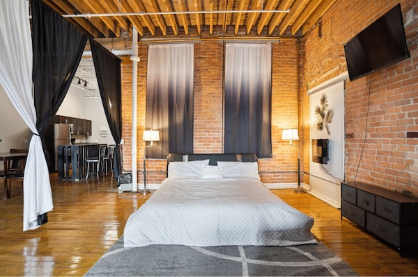Idlewild Villa Loft (1-bedroom Apartment) - Handicap Accessible - Pets Allowed By Redawning - Little Caesars Arena