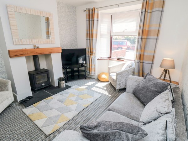 Harbour Cottage, Family Friendly, With Open Fire In Bridlington - Flamborough