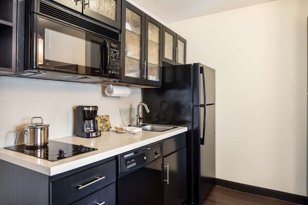 Historic Charm Meets Modern Comfort! 3 Modern Units, Full Kitchen, Pets Allowed! - Oakdale, PA