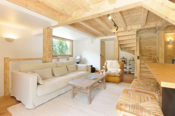 Chalet Taconnaz | Newly Renovated Chalet With Sauna, Jacuzzi & Views - Aiguille du Midi