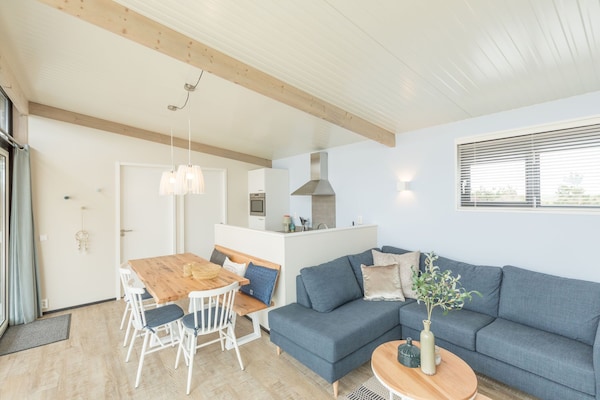 Great Lodge With Combi-microwave, Near The Beach - Ameland
