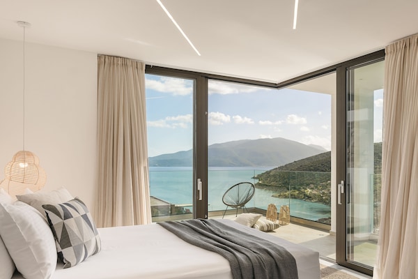 Brand New 5-bedroom Villa With Private Glass Wall Pool & Sea View In Agia Efimia - Agia Effimia
