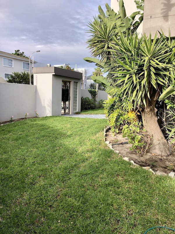 Welcome To Our Charming Guesthouse In Cape Town! - Parklands