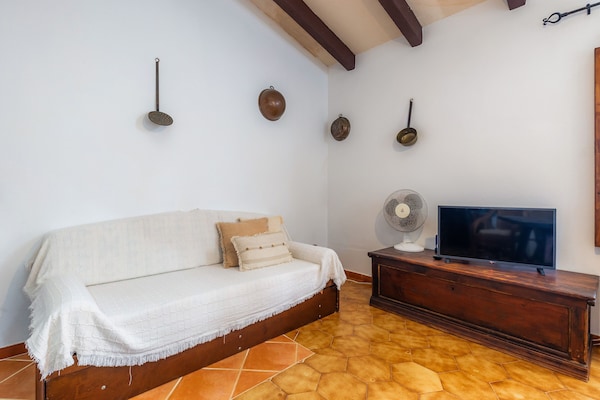 Holiday Apartment "Es Mulí" With Mountain View, Shared Pool & Wi-fi - ペトラ
