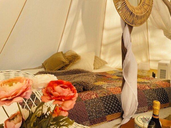 Glampingtent Romantica, Includes A Dinner For 2 - Mariefred