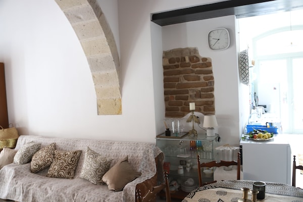 Casa Opera Located In The Middle Of The Old Town Two Minutes Walk From Seaside - Sant'Antioco