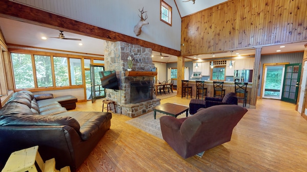 Large Home Available To Rent At The Base Of Snowshoe Resort! - West Virginia