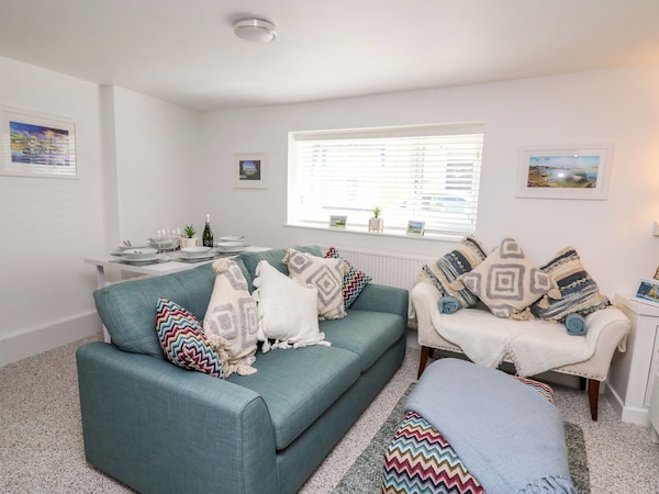 Lane Cottage, Pet Friendly, With A Garden In Cardigan - Saint Dogmaels