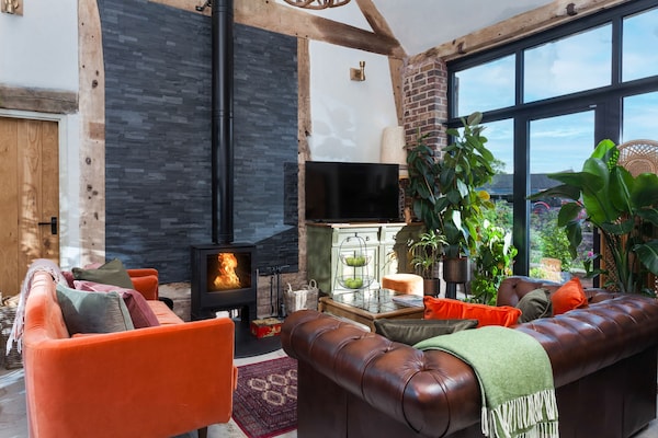 The Cart House - A  Stunning Converted Barn Sleeping Four Guests - Much Wenlock