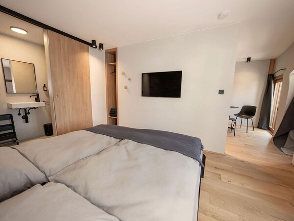 Apartment No. 1 (With Small Balcony) - Klara Rooms - Leiwen