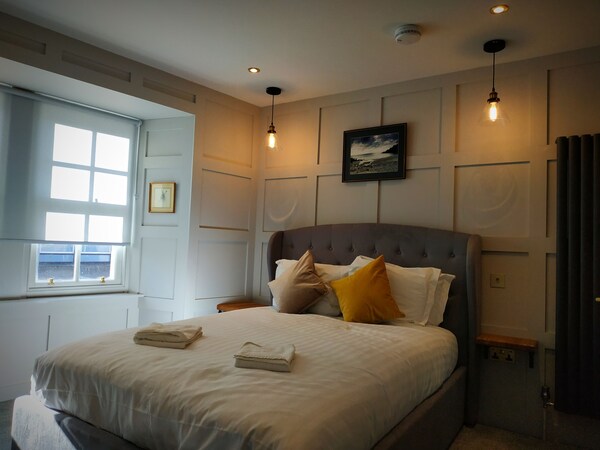 Diagon Valley Luxury 3 Bedroom 2 Bathroom Apartment<br><br>​<br> - Edinburgh