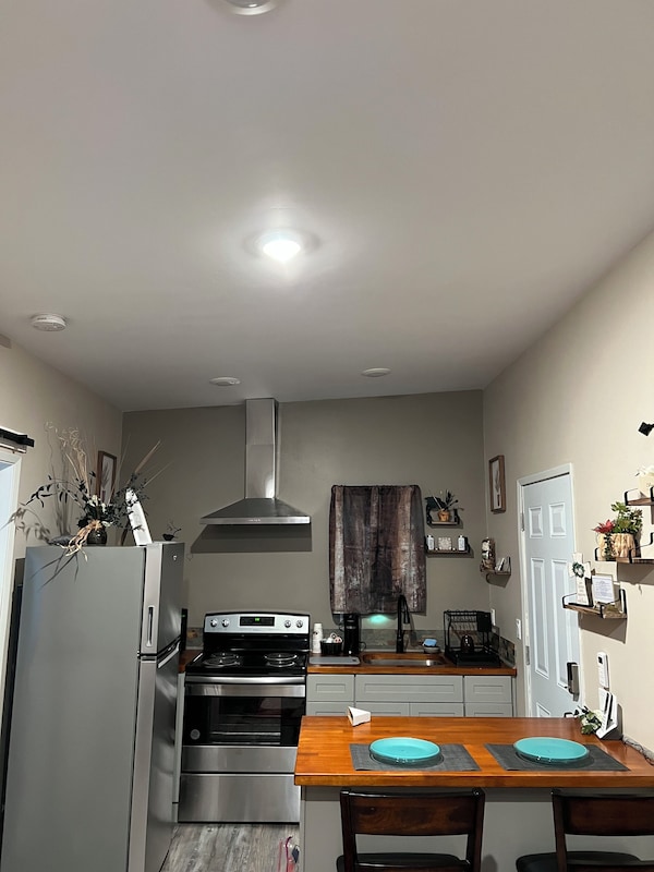 Cozy New 1-bed, 1-bath, Kitchenette Guest House In San Diego. - 聖地牙哥郡