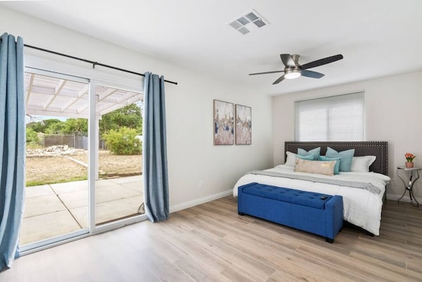 Discover Comfort: 4-bed Retreat With Open Living Space, Central Ac, Fireplace, And High-speed Internet - Ideal For Families And Business Travelers! - Chino Hills, CA