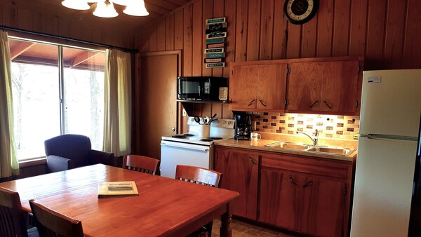 Lakefront Cozy Cabin - Pool, Hot Tub, Dock, And Boats Near Branson - Table Rock Lake