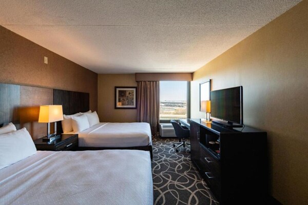 Leisure Meets Luxury At Newark Airport Room ! - Rossville - Staten Island NY