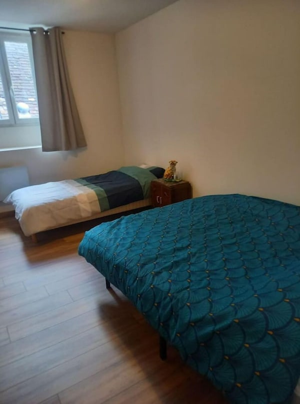Spacious, Comfortable Accommodation 1 H 15 From Paris - Courtenay, France