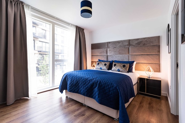 Sparkle White 2br Flat In Olympic Park W Terrace - Dalston - London