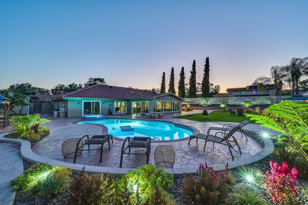 Luxury Bonita Family Home W/ Private Pool & Spa - Spring Valley, CA