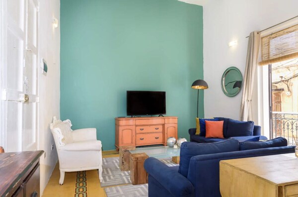 Sliema Balluta 2 Bedroom Apartment - Pembroke, Malta
