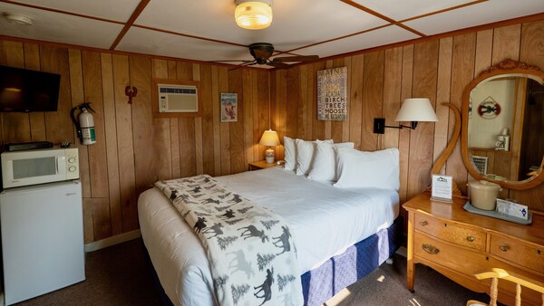 Charming 1br\/1ba Private, Detached, One-story Cottage; Isleview Motel & Cottages By Ohana Inns - Maine